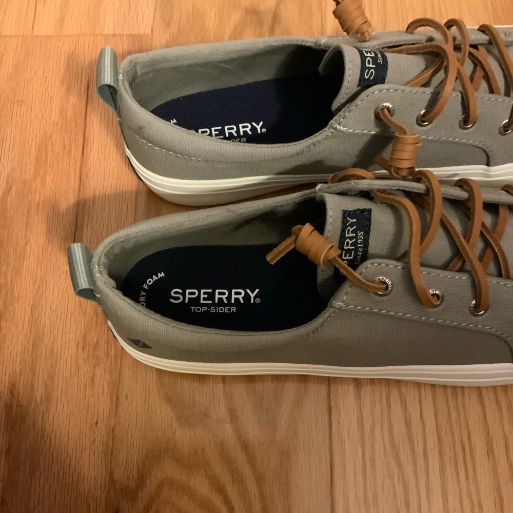 Sperry Crest Vibe Canvas Grey Sneakers 9.5M NWOB - Picture 2 of 5